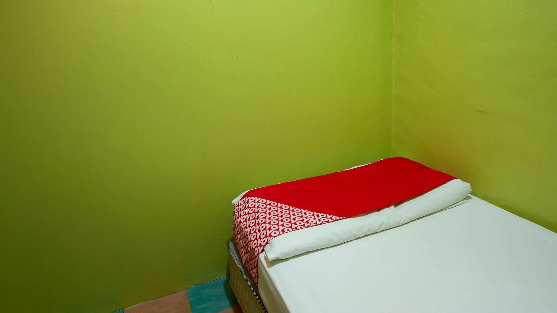 Spot On 90137 Casavilla Hotel Pudu Kuala Lumpur