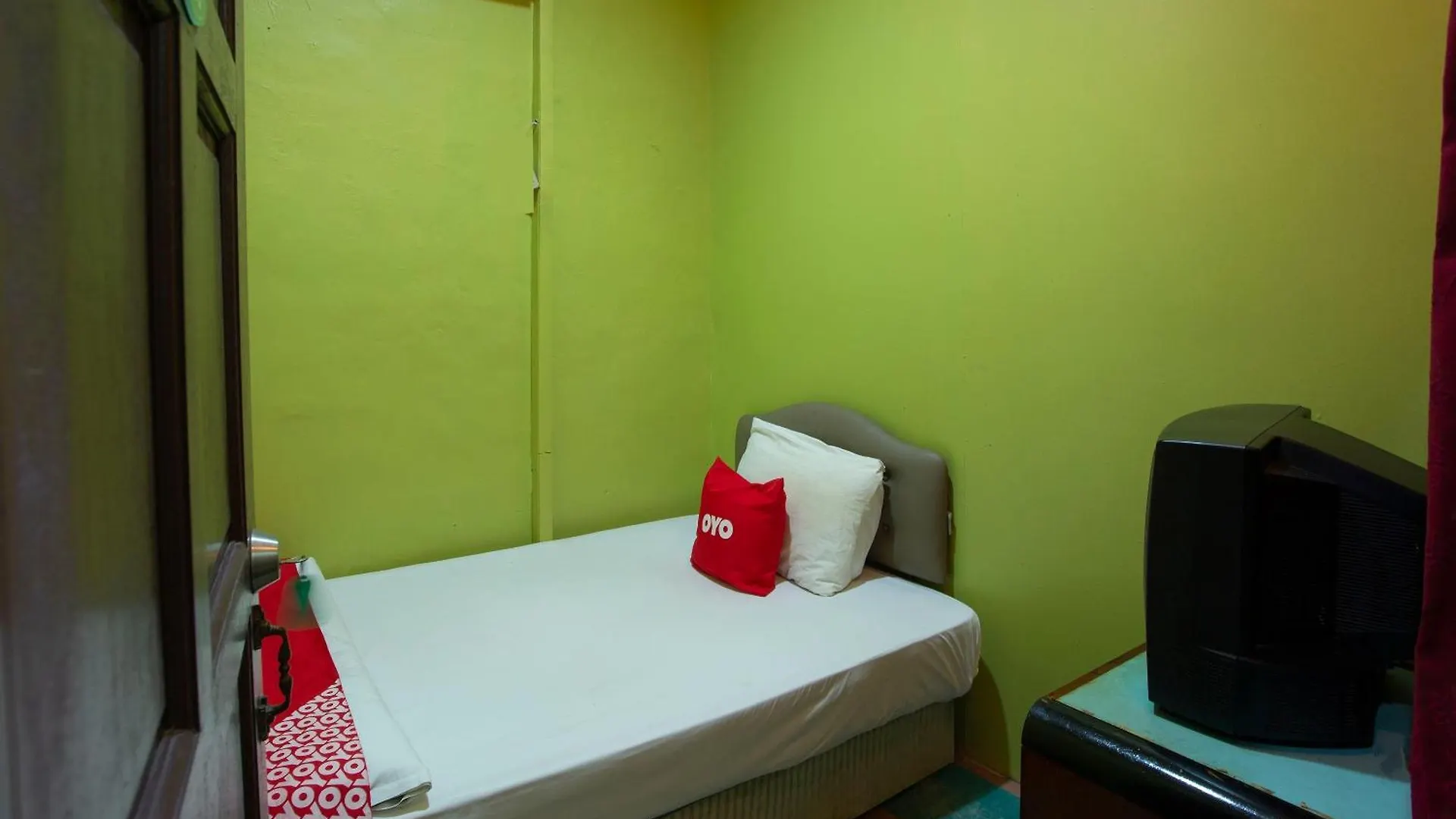 Spot On 90137 Casavilla Hotel Pudu Kuala Lumpur 2*,