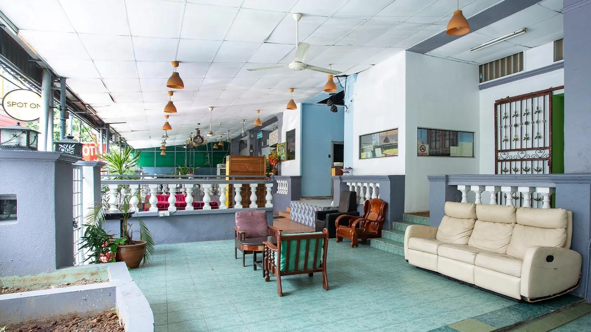 Spot On 90137 Casavilla Hotel Pudu Kuala Lumpur