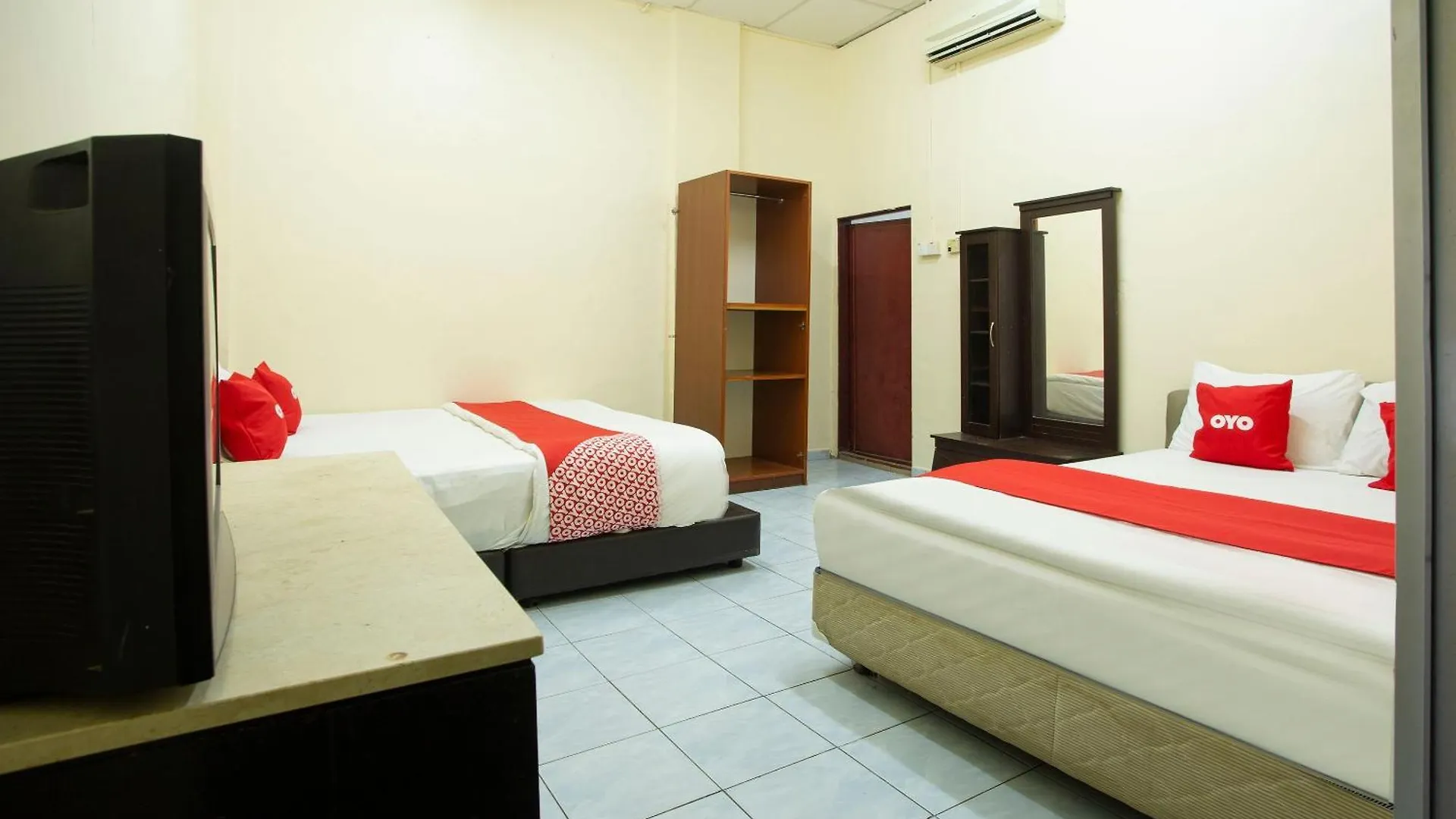 Spot On 90137 Casavilla Hotel Pudu Kuala Lumpur
