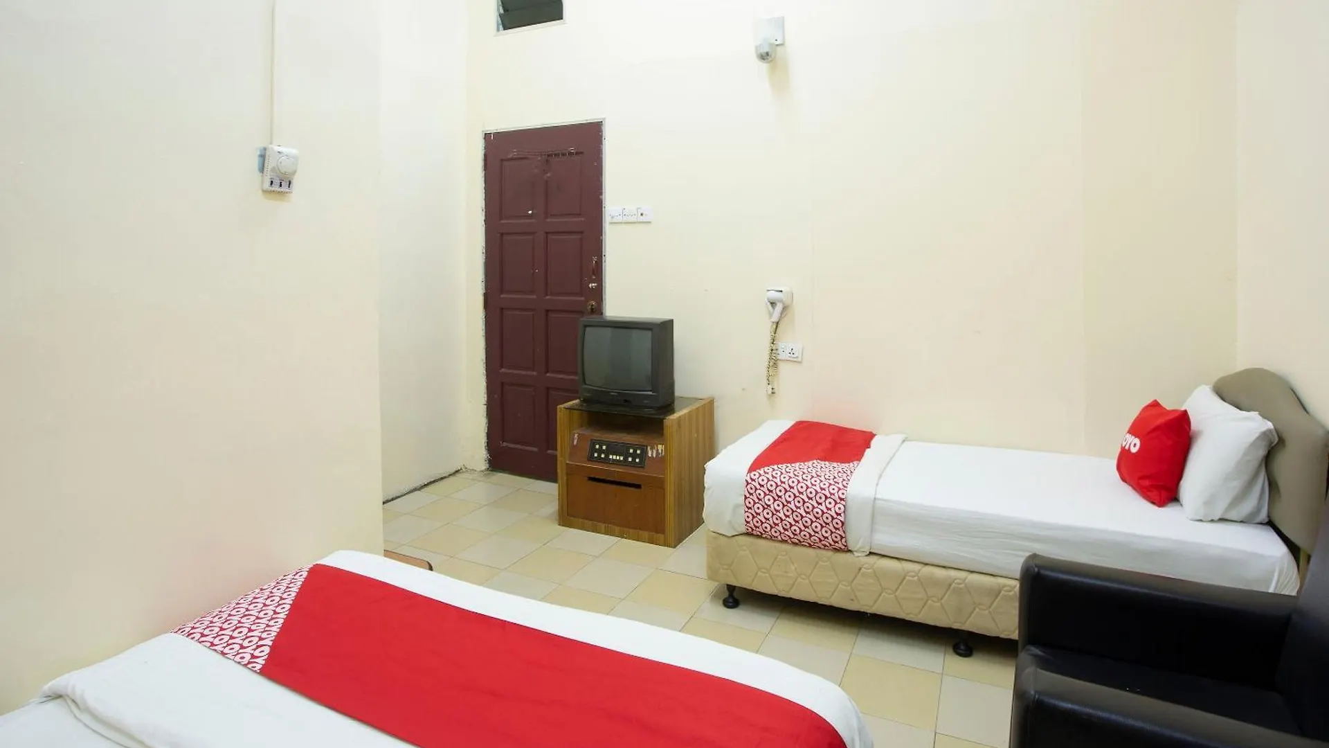 Spot On 90137 Casavilla Hotel Pudu Kuala Lumpur 2*,