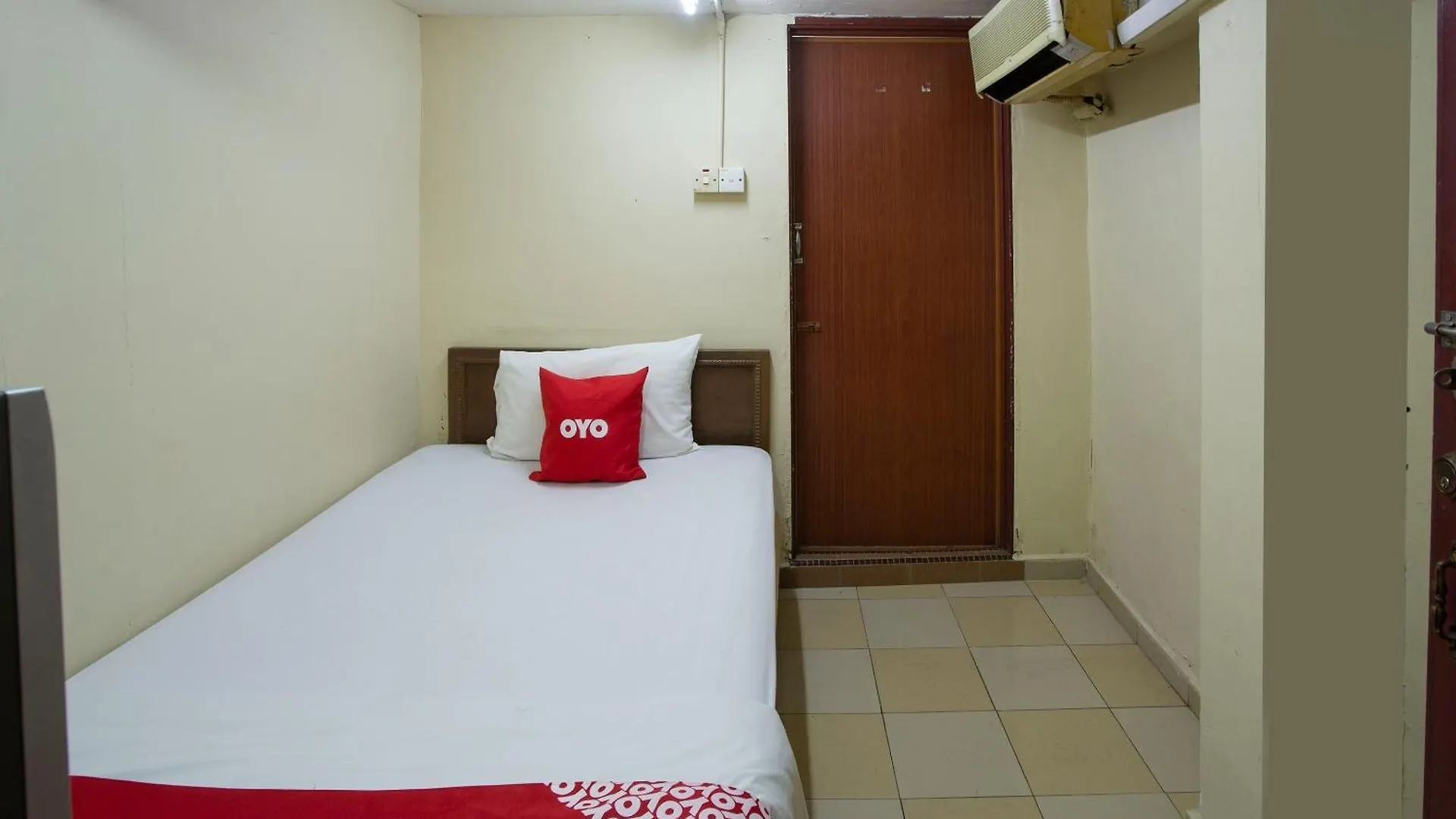 Spot On 90137 Casavilla Hotel Pudu Kuala Lumpur 2*,  Malaysia