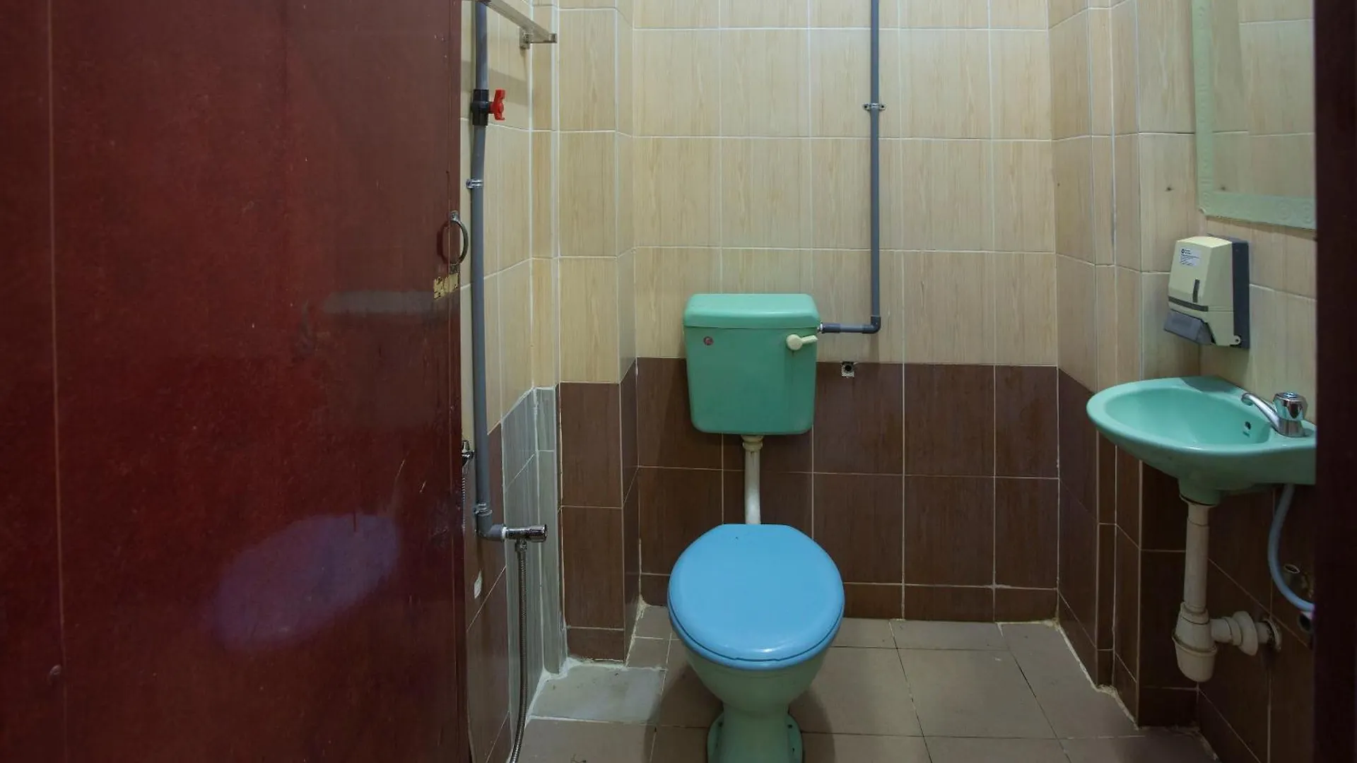 Spot On 90137 Casavilla Hotel Pudu Kuala Lumpur 2*,  Malaysia