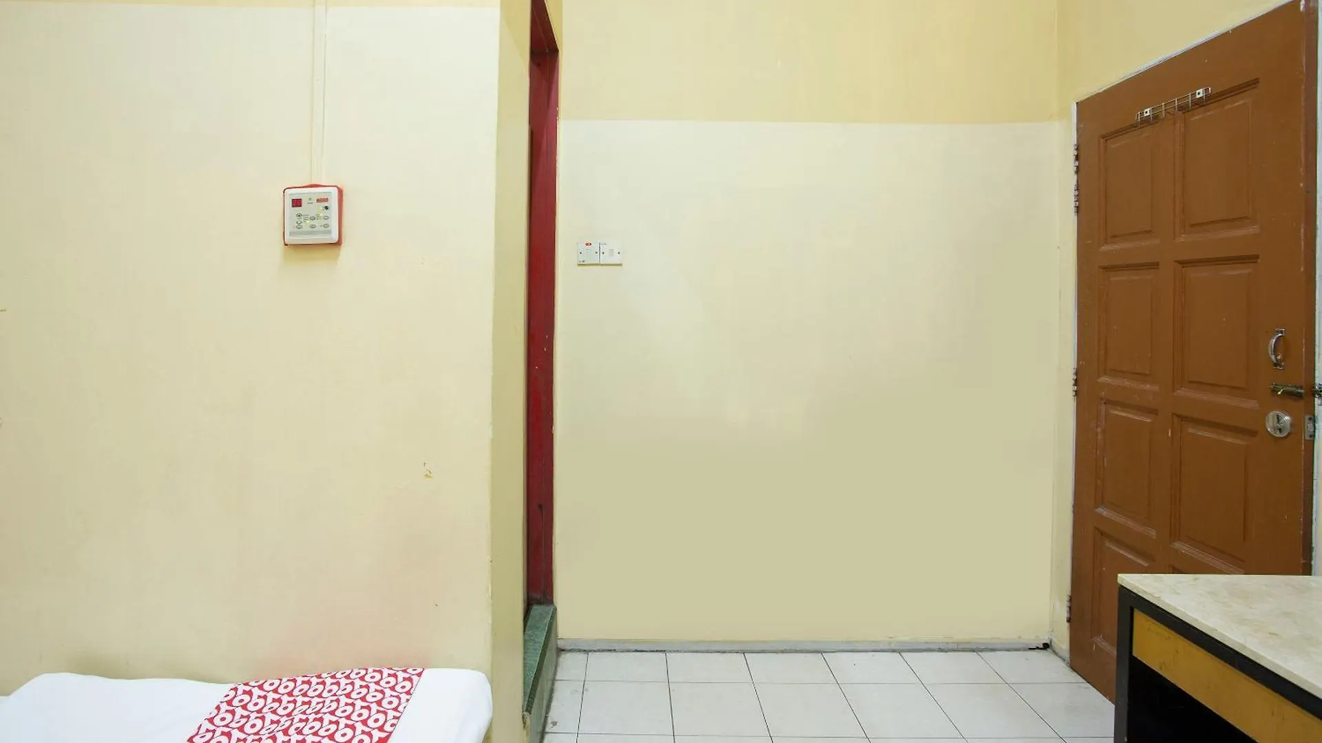 Spot On 90137 Casavilla Hotel Pudu Kuala Lumpur 2*,  Malaysia